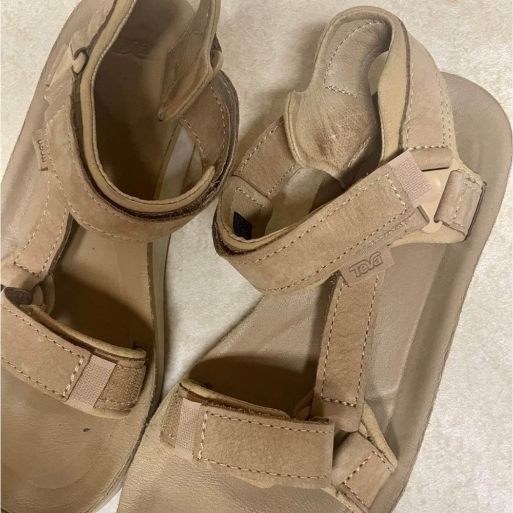 SOLD- Khaki/wheat colored Teva sandals